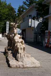 鹿島神宮 参道（鹿の石像）